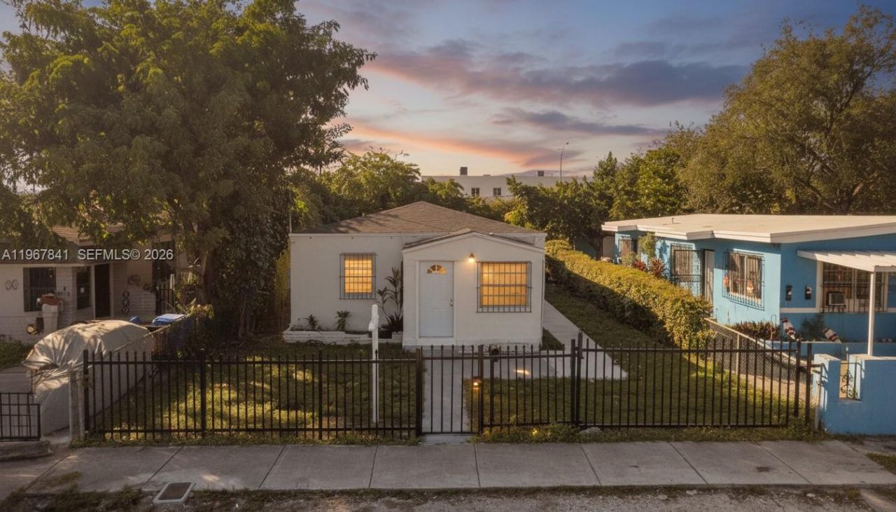 6940 NW 6th Ct, Unit 2, Miami, FL 33150 Photo