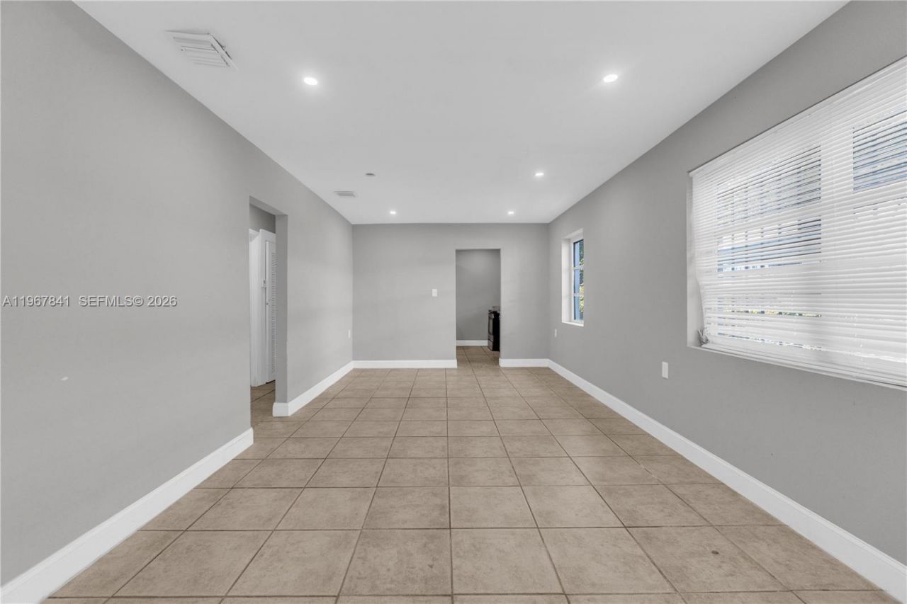 6940 NW 6th Ct, Unit 2, Miami, FL 33150 Photo