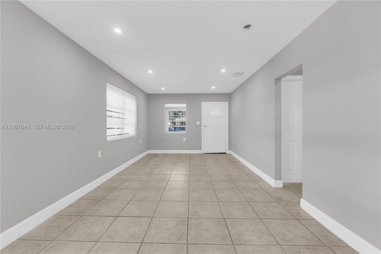 6940 NW 6th Ct, Unit 2, Miami, FL 33150 Photo