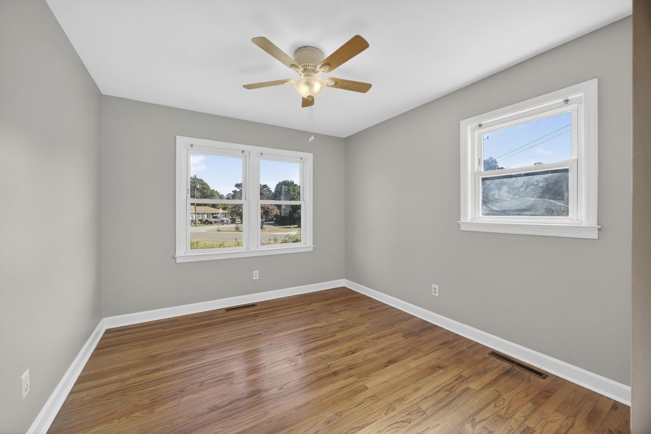 1321 Briarfield Avenue Photo 15