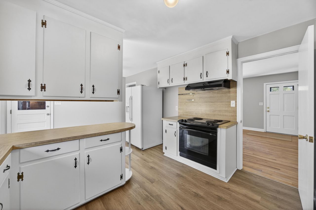 1321 Briarfield Avenue Photo 8