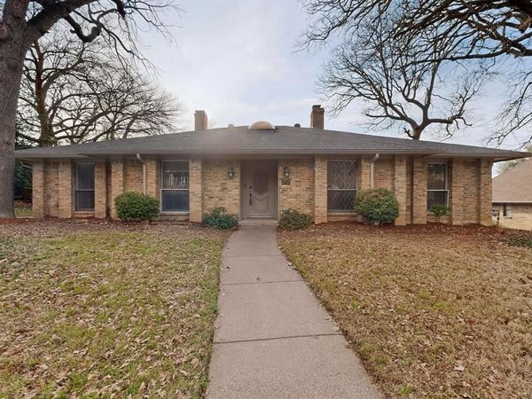2712 Lincoln Drive, Arlington, TX 76006