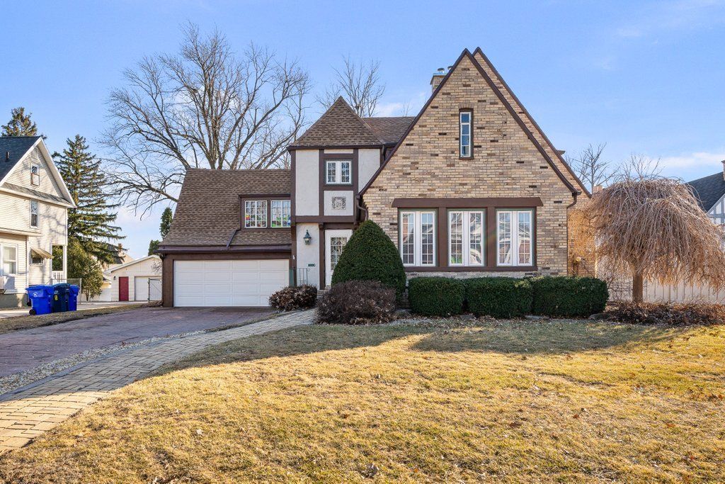 215 W Prospect Street, Kewanee, IL 61443 Main Photo