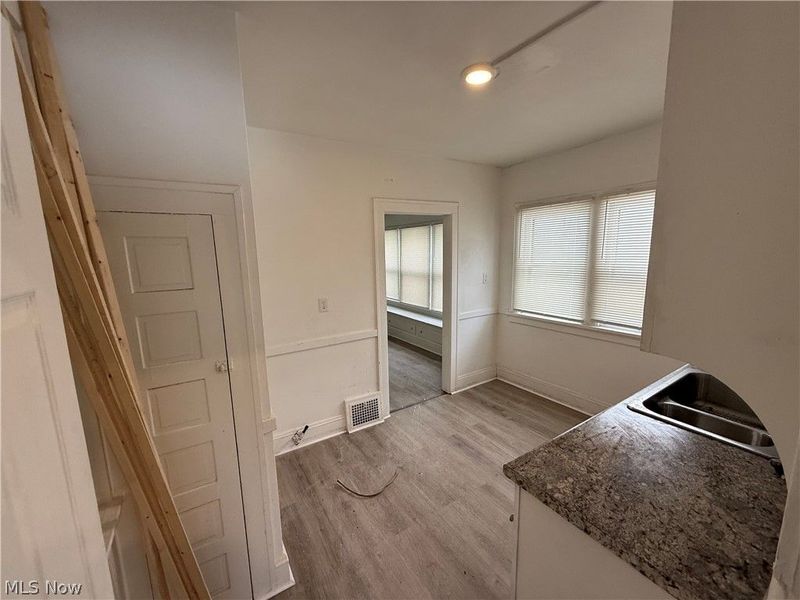 829 Helmsdale Road, Cleveland Heights, OH 44112 Photo 17