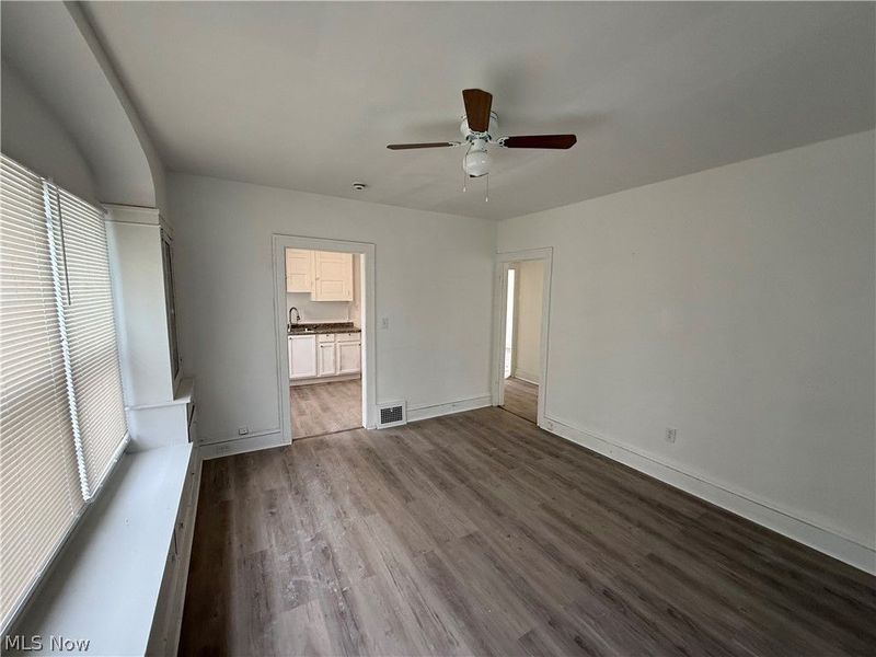 829 Helmsdale Road, Cleveland Heights, OH 44112 Photo 6