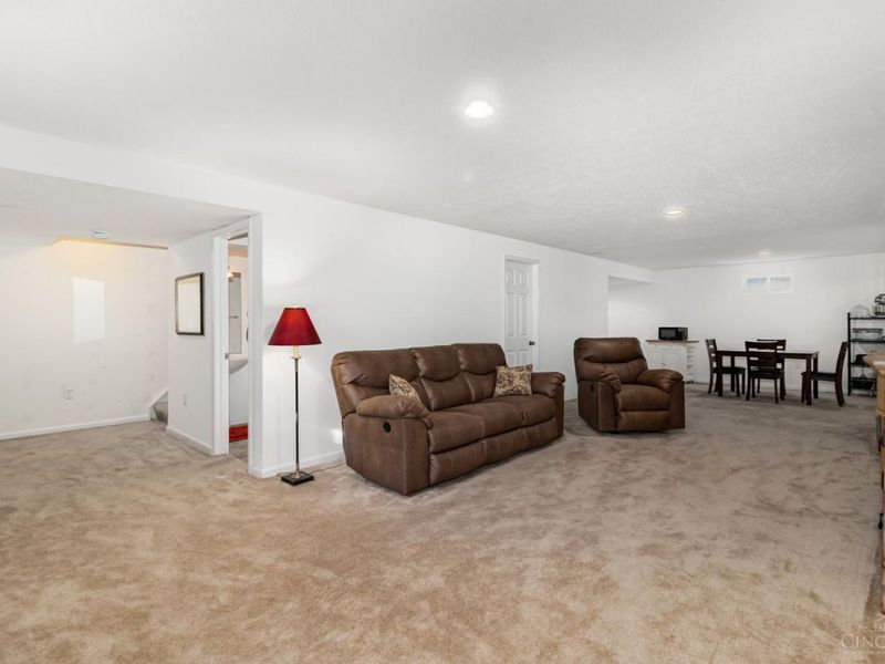 856 Hocking Meadow Circle, Monroe, OH 45050 Photo 20