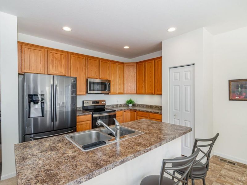 856 Hocking Meadow Circle, Monroe, OH 45050 Photo 7