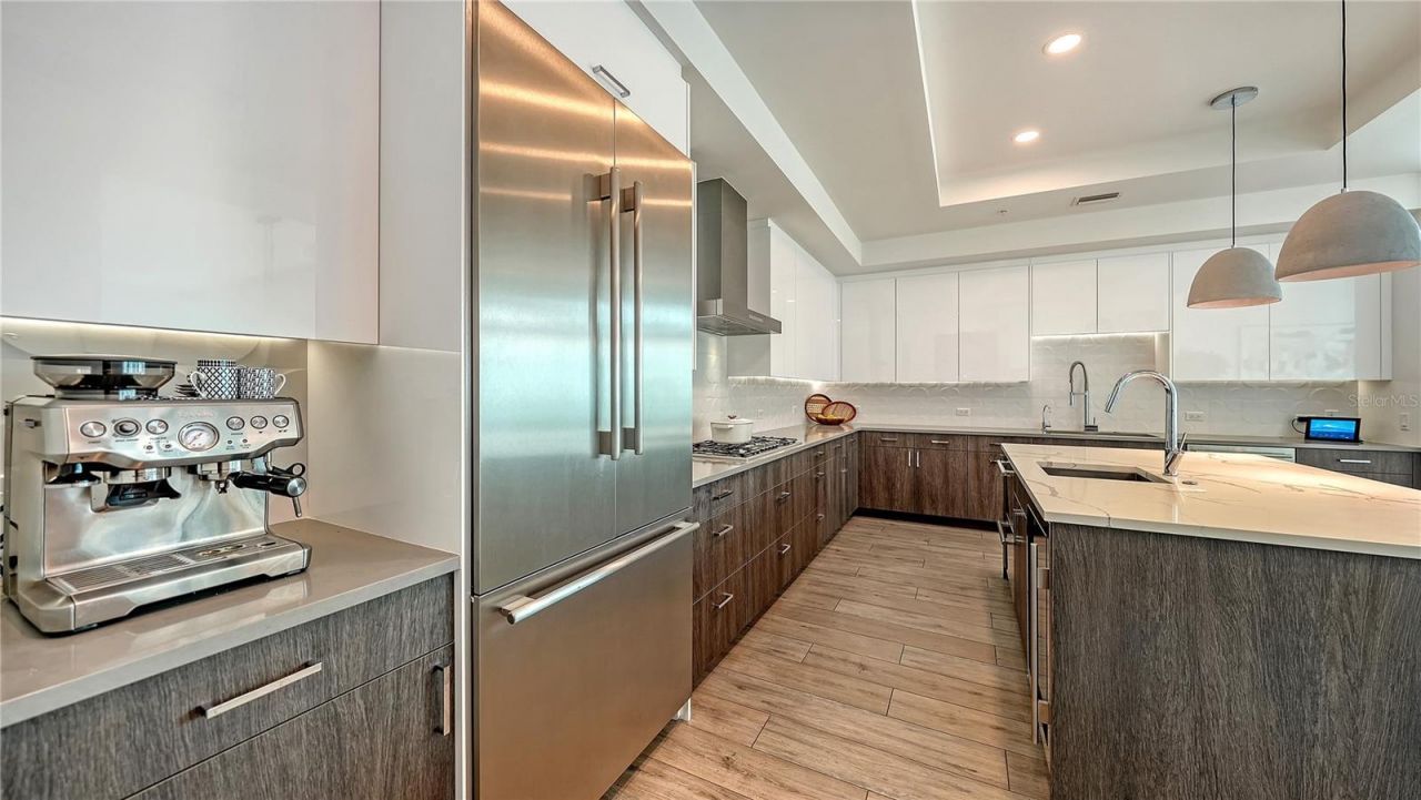 540 N Tamiami Trail, Unit 1004, Sarasota, FL 34236 Photo