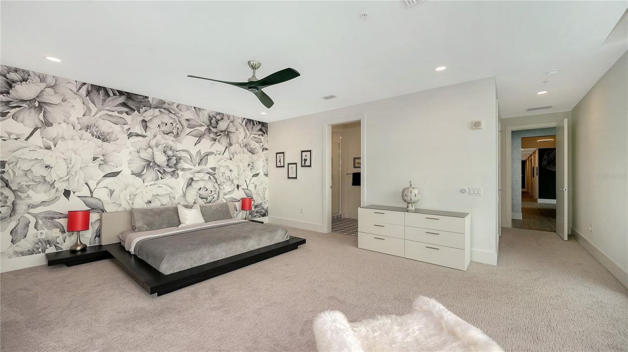 540 N Tamiami Trail, Unit 1004, Sarasota, FL 34236 Photo