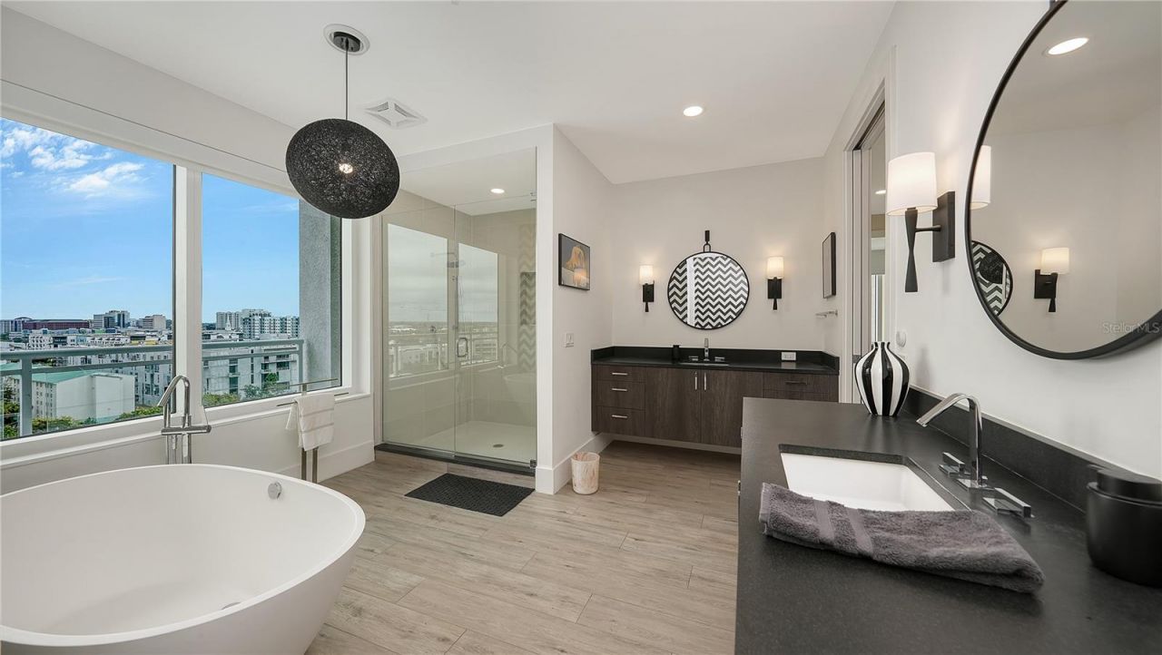 540 N Tamiami Trail, Unit 1004, Sarasota, FL 34236 Photo