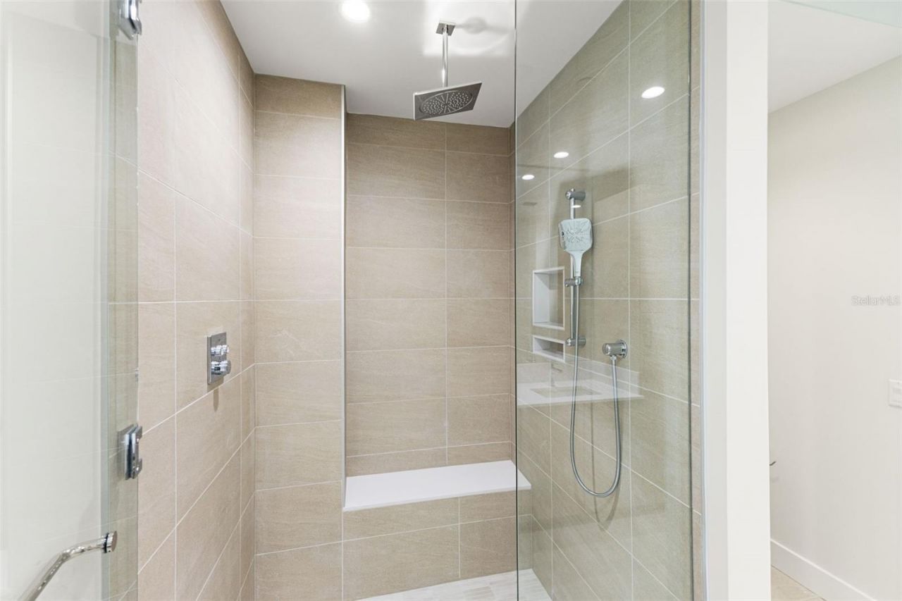 275 1st Avenue S, Unit 2108, Saint Petersburg, FL 33701 Photo