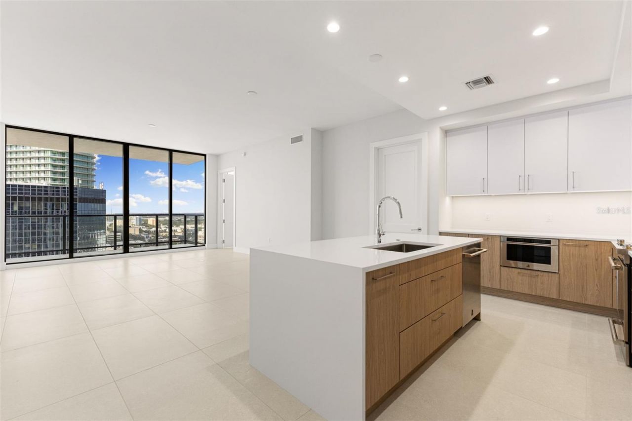 275 1st Avenue S, Unit 2108, Saint Petersburg, FL 33701 Photo