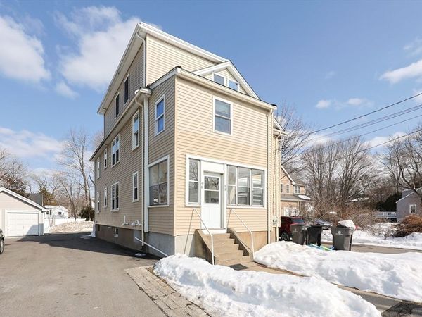 96 Mansfield St, Framingham, MA 01702