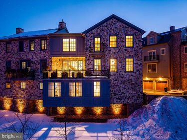 18 W MECHANIC STREET, Unit 4, NEW HOPE, PA 18938