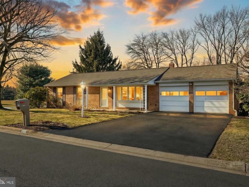 1848 Radnor Road, York, PA 17402 Main Photo