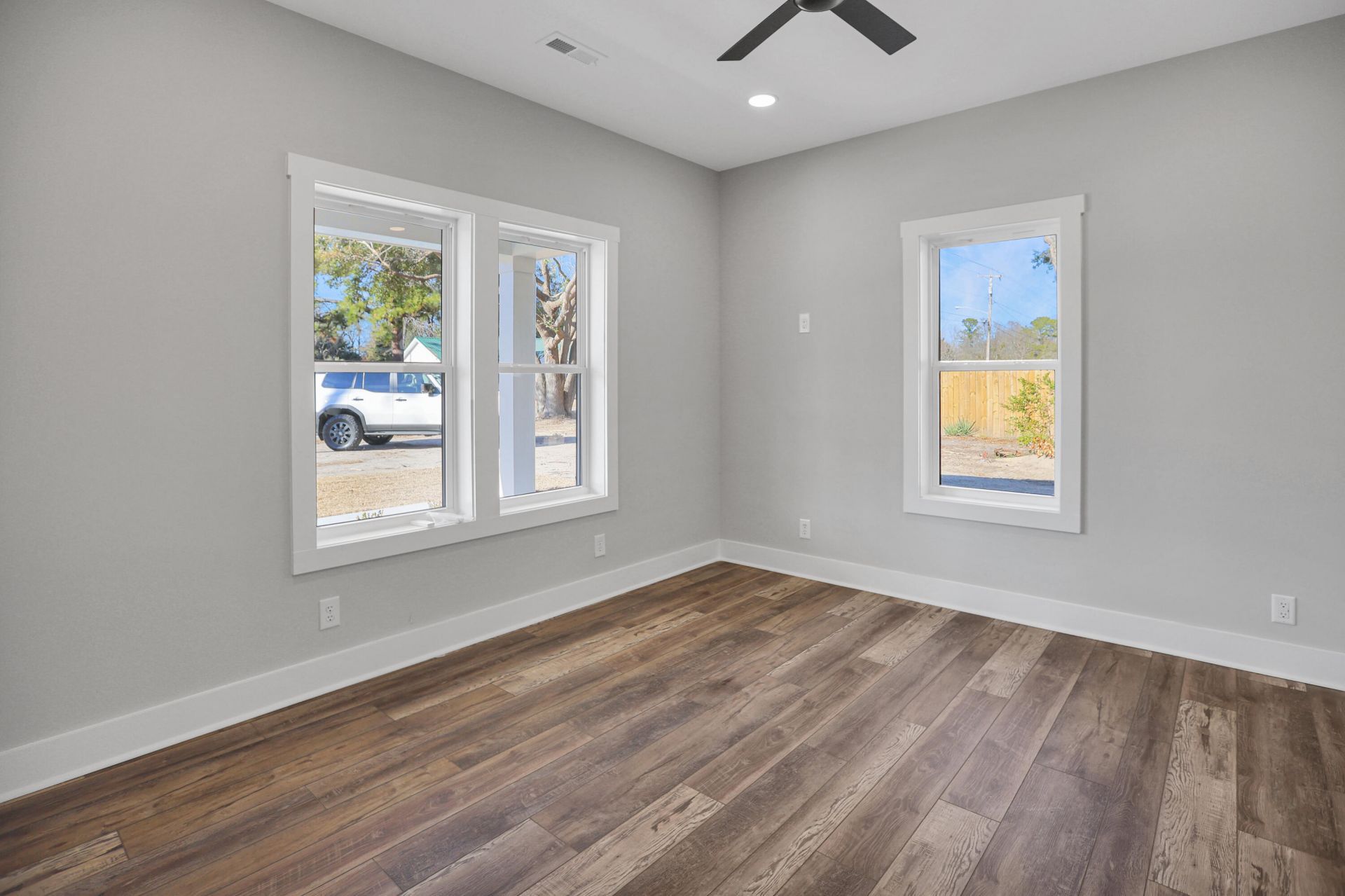 4055 Byrnes Drive Photo 13