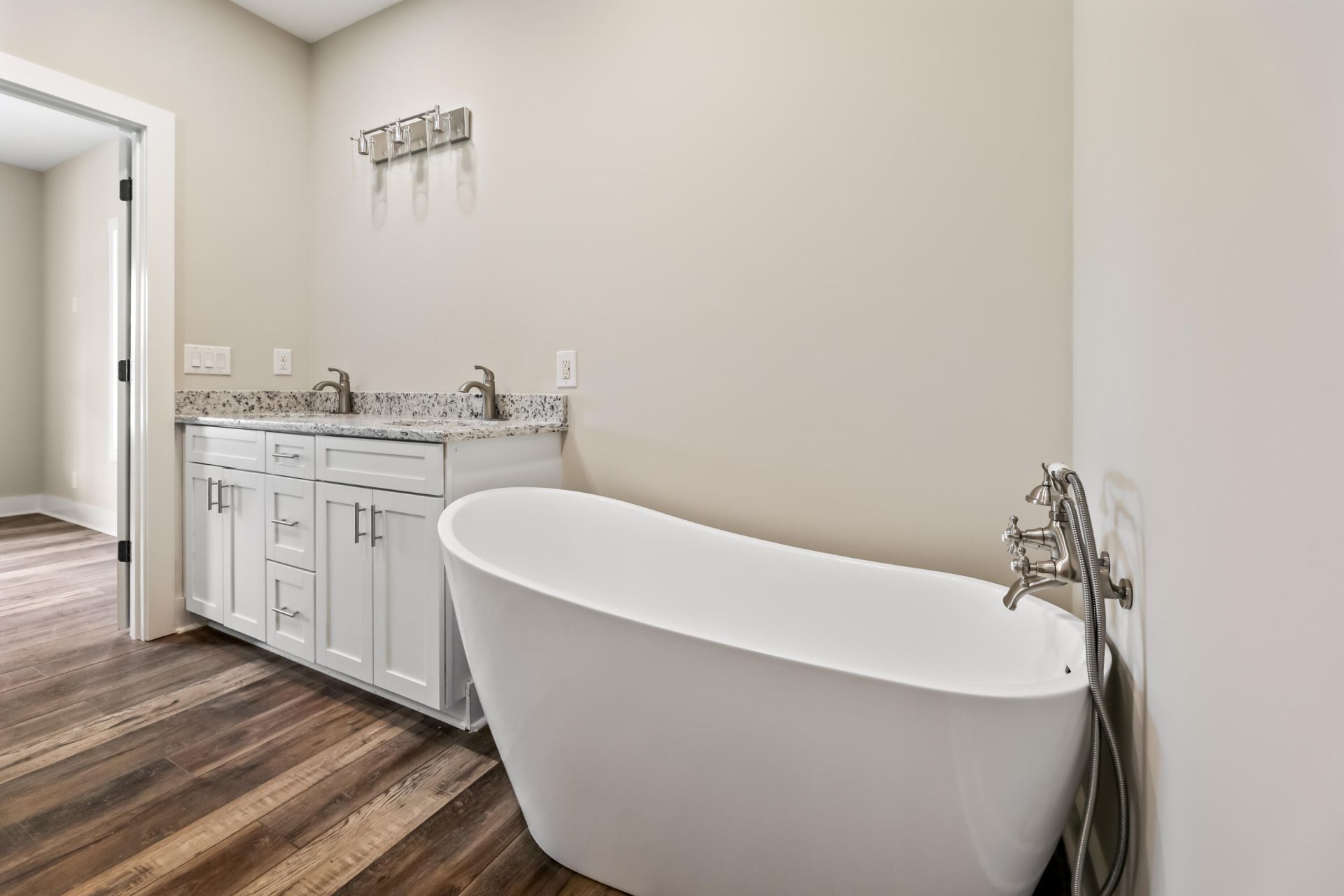 4055 Byrnes Drive Photo 16