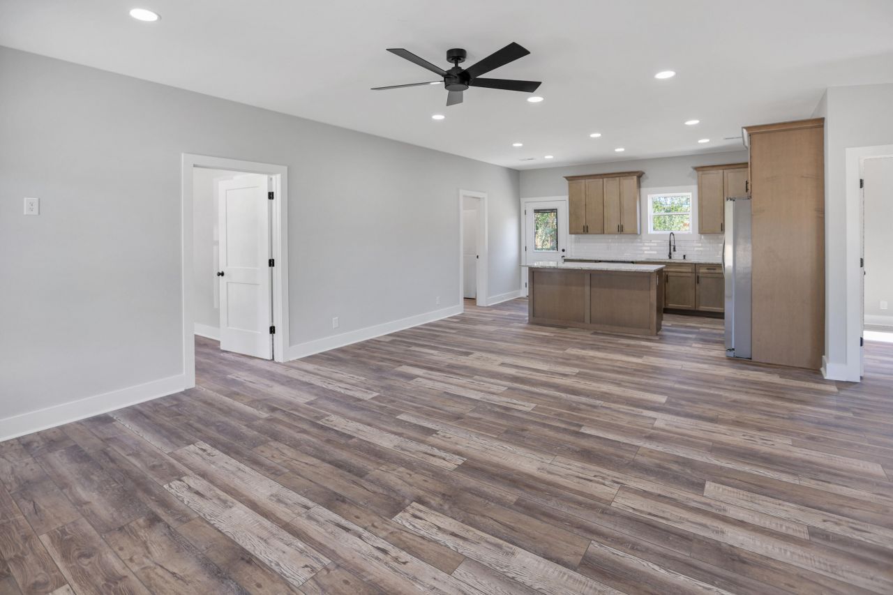 4055 Byrnes Drive Photo 6