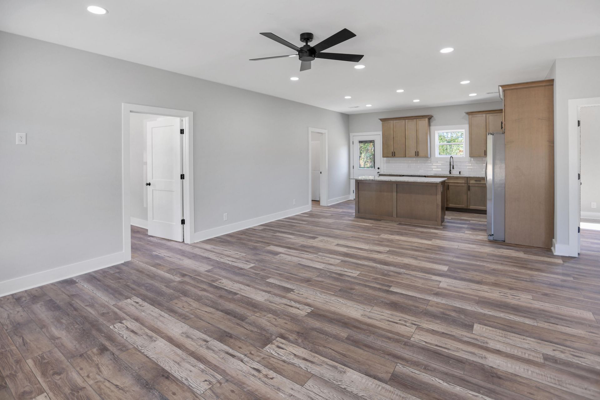 4055 Byrnes Drive Photo 8