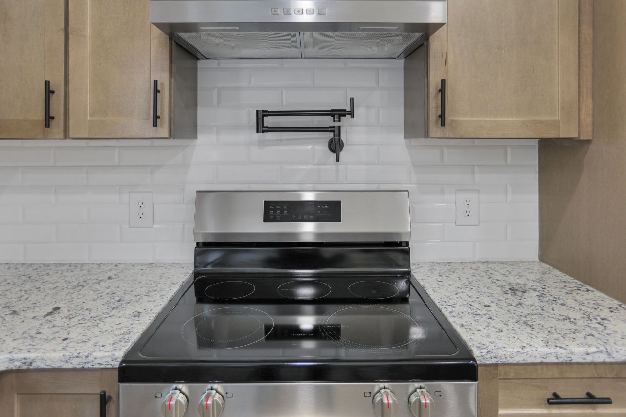 4055 Byrnes Drive Photo 9