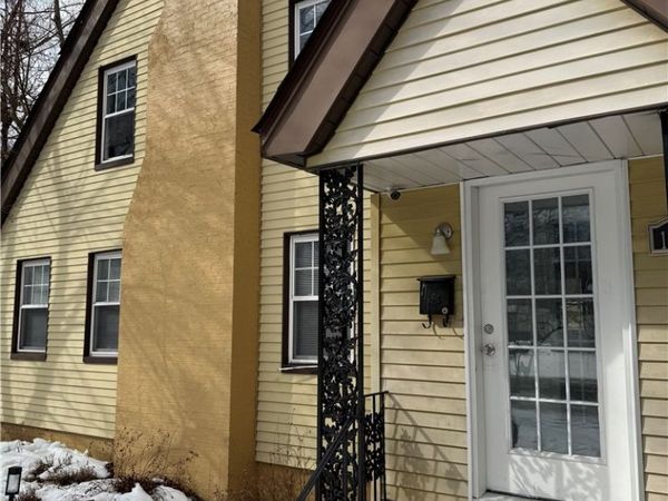 1068 Nela View Road, Cleveland Heights, OH 44112