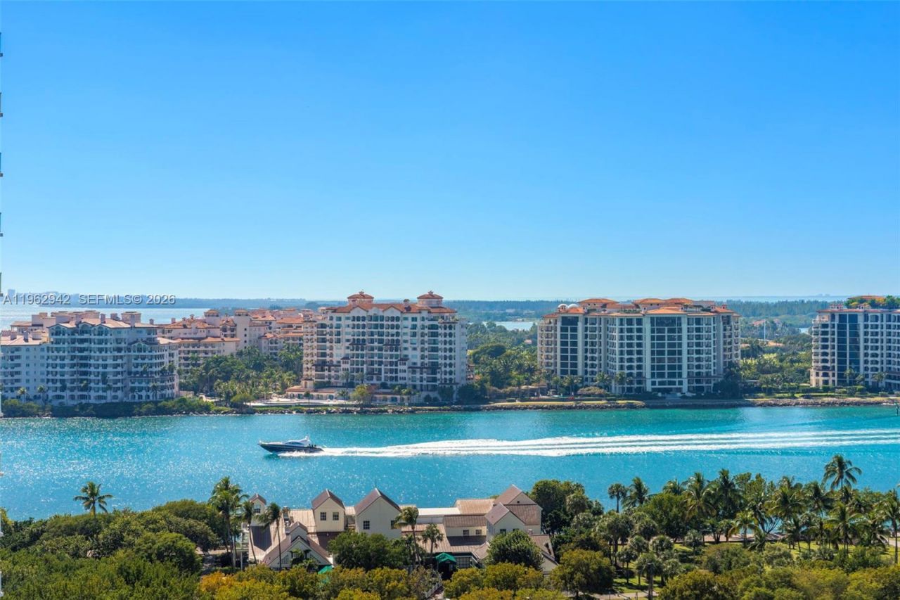 50 S Pointe Dr, Unit 1704, Miami Beach, FL 33139 Photo