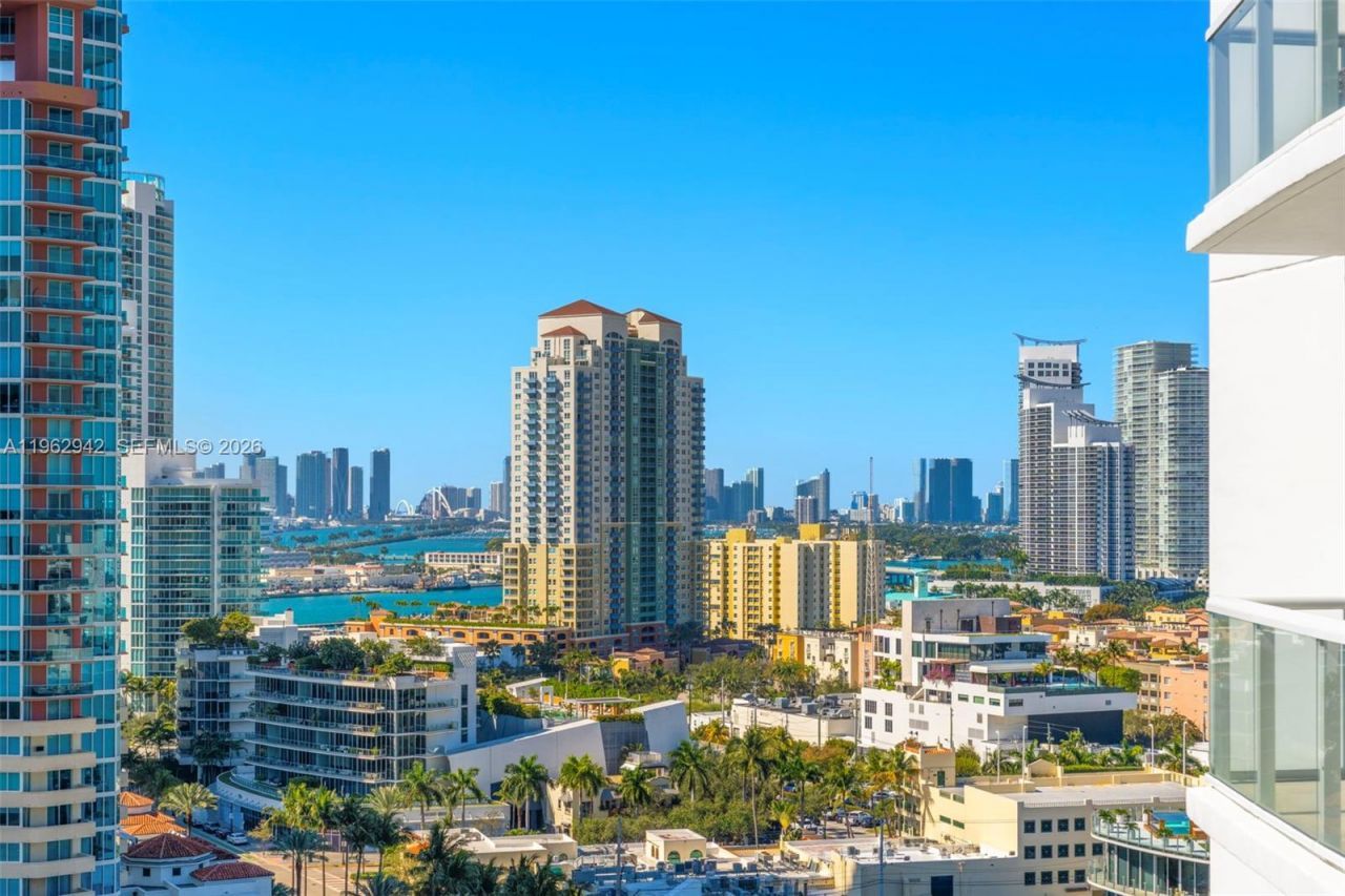 50 S Pointe Dr, Unit 1704, Miami Beach, FL 33139 Photo