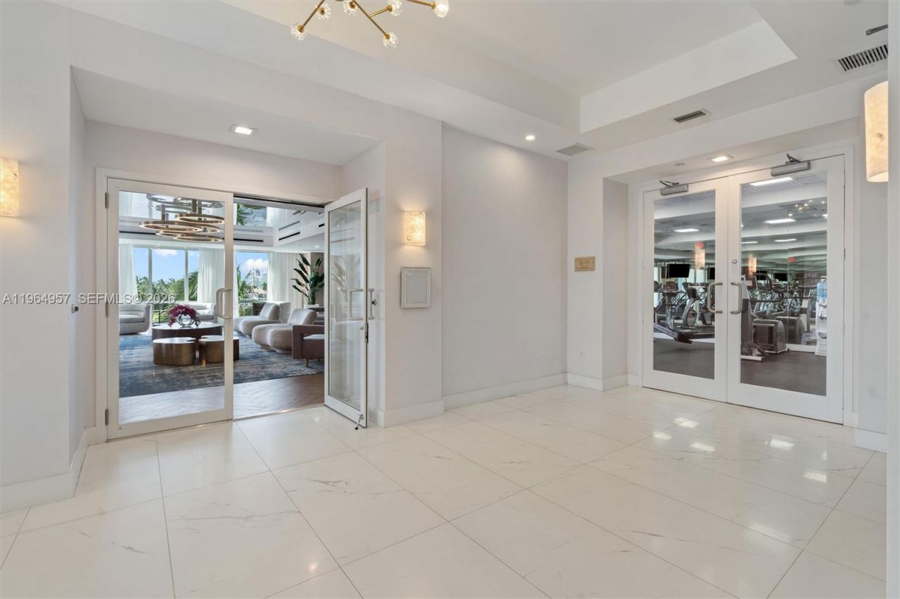 3055 Harbor Dr, Unit 2102, Fort Lauderdale, FL 33316 Photo