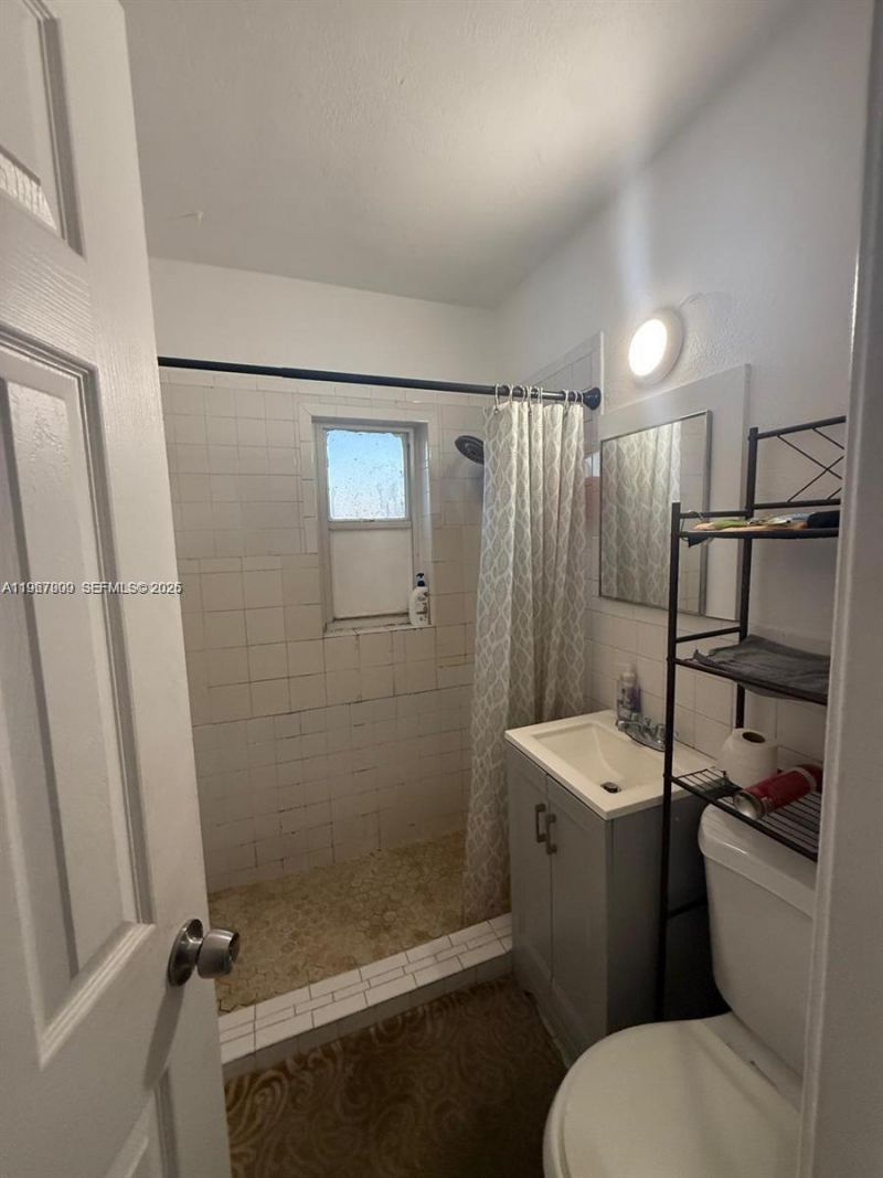 3090 NW 33rd St, Miami, FL 33142 Photo