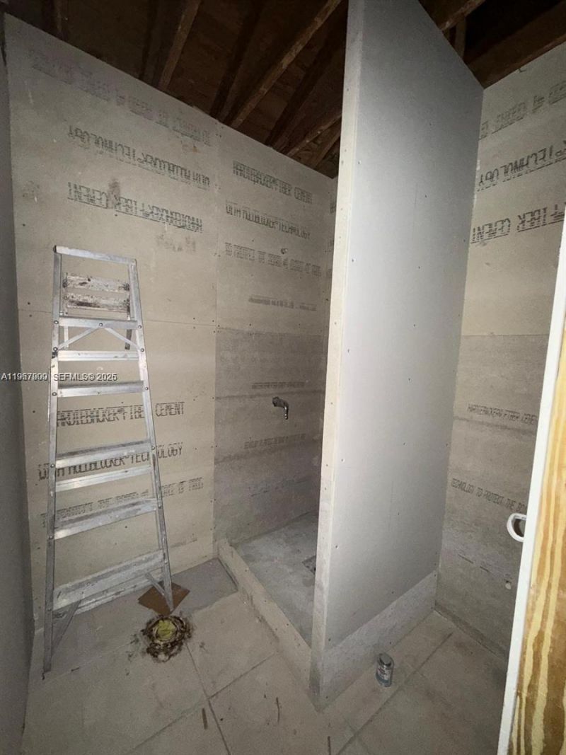 3090 NW 33rd St, Miami, FL 33142 Photo