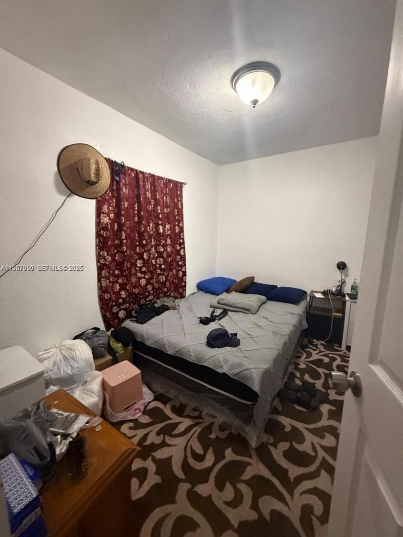 3090 NW 33rd St, Miami, FL 33142 Photo