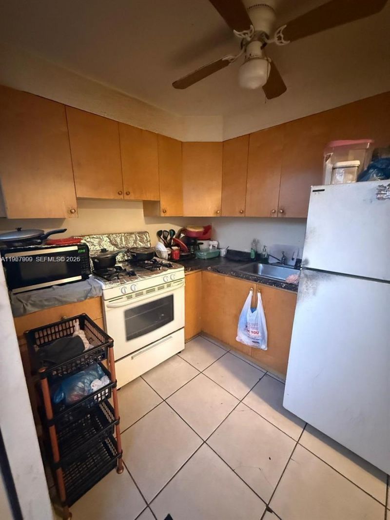 3090 NW 33rd St, Miami, FL 33142 Photo