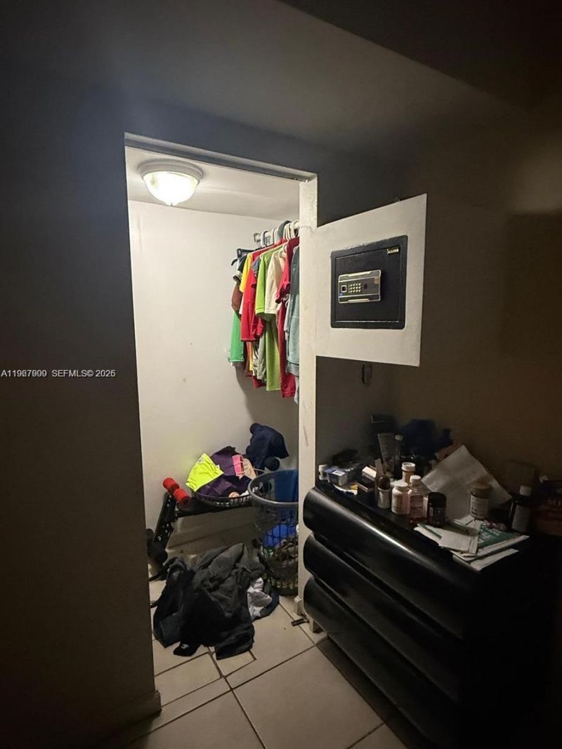 3090 NW 33rd St, Miami, FL 33142 Photo