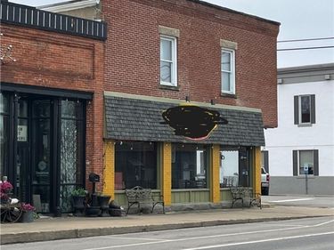 10 E Main Street, Wakeman, OH 44889