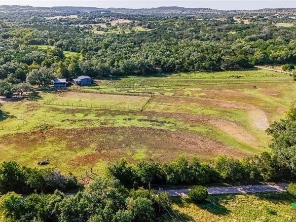 1750 Loop 165, Unit B, Dripping Springs, TX 78620