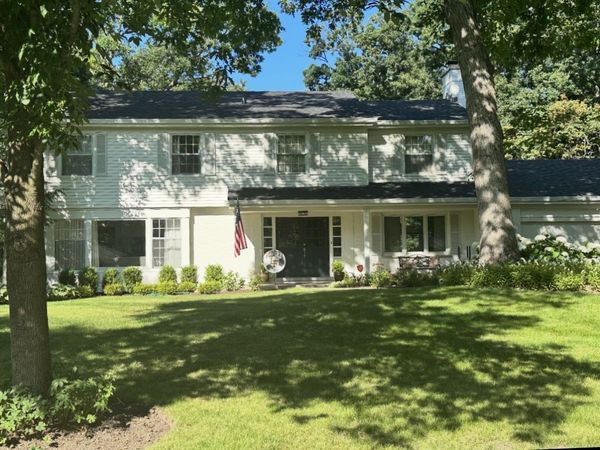 890 S Cherokee Road, Lake Forest, IL 60045
