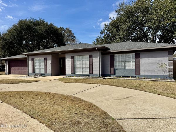 1315 Sussex Drive, Ocean Springs, MS 39564