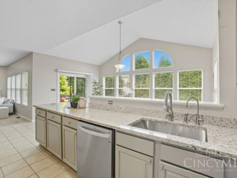 8422 Misty Shore Drive, West Chester, OH 45069 Photo 18