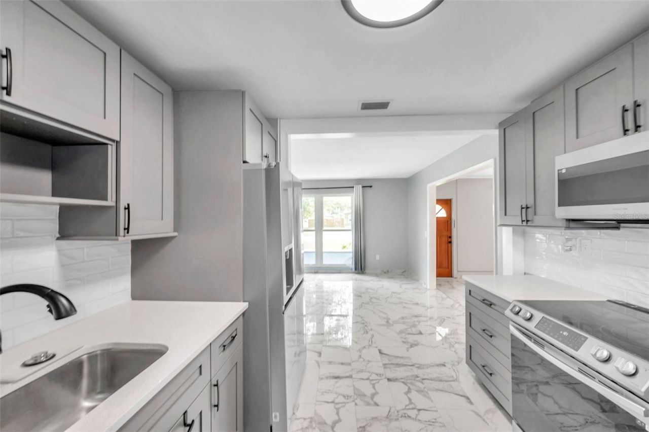 3230 51st Street N, Saint Petersburg, FL 33710 Photo