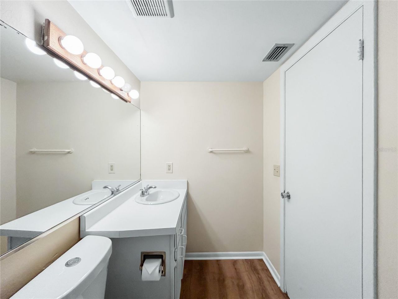 6336 Newtown Circle, Unit 36B2, Town N Country, FL 33615 Photo