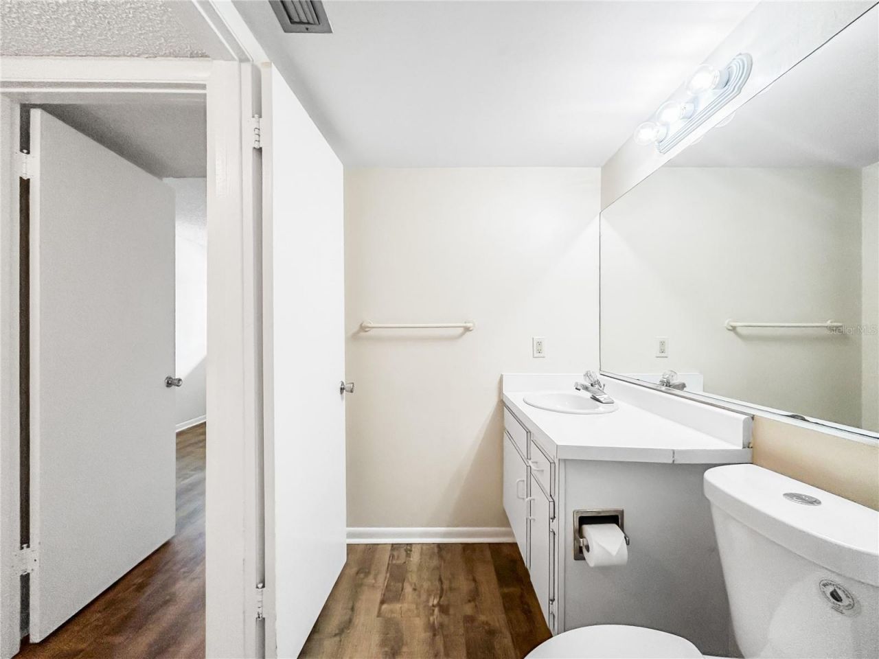 6336 Newtown Circle, Unit 36B2, Town N Country, FL 33615 Photo