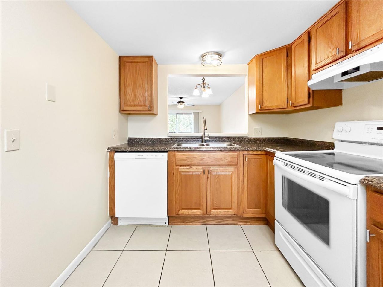 6336 Newtown Circle, Unit 36B2, Town N Country, FL 33615 Photo