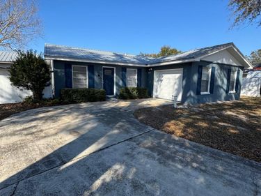 1821 KIM ACRES LANE, DOVER, FL 33527