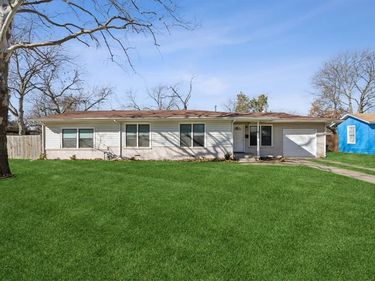 5032 Marks Place, Fort Worth, TX 76116