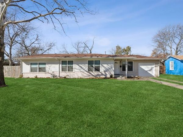 5032 Marks Place, Fort Worth, TX 76116