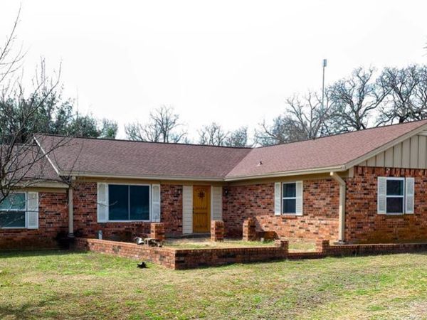 285 Montgomery Road, Mineral Wells, TX 76067