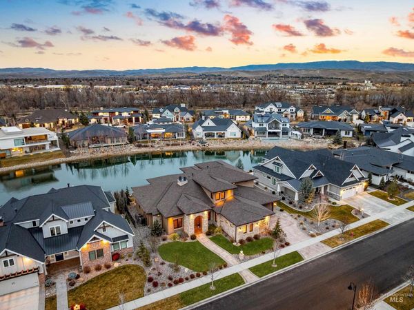 1658 E Crowne Pointe Dr, Eagle, ID 83616