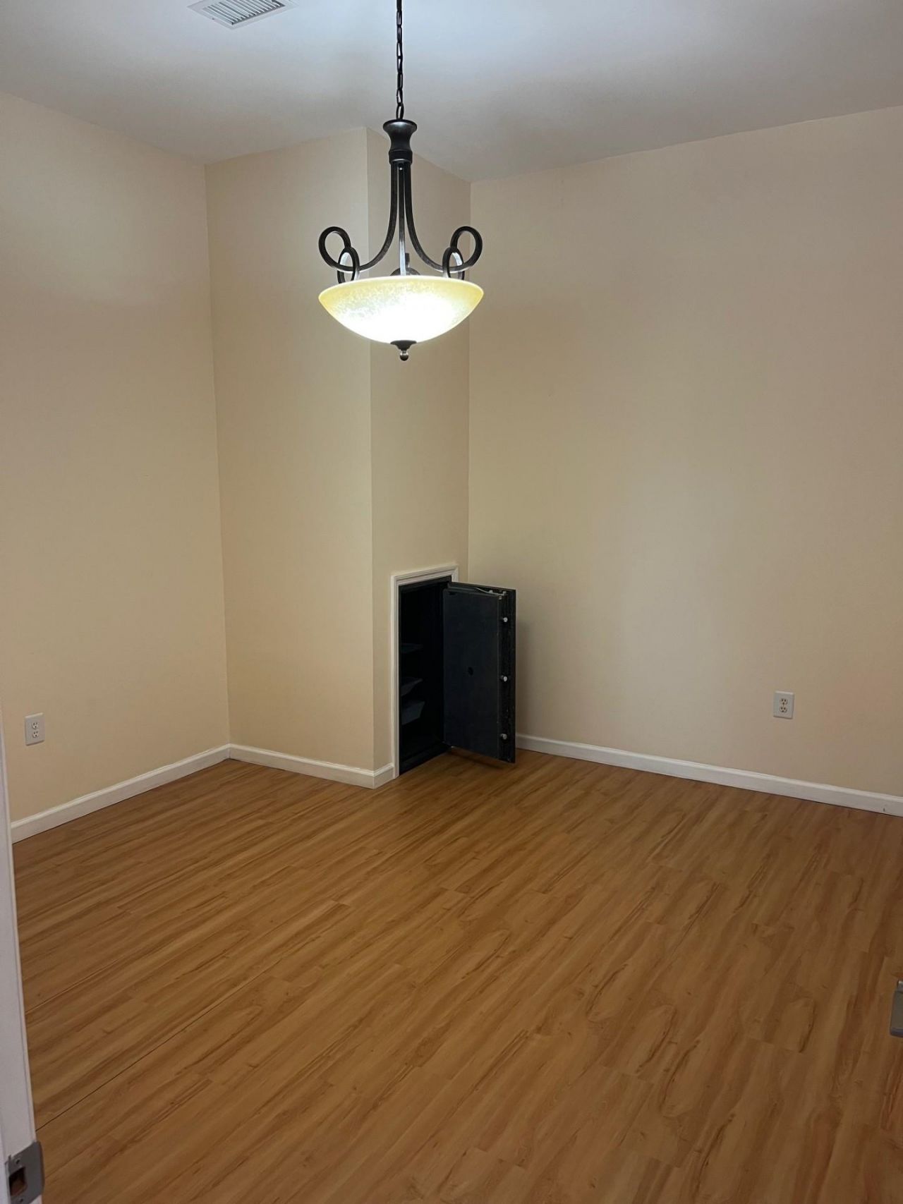 6613 N Kings Hwy. Photo 8