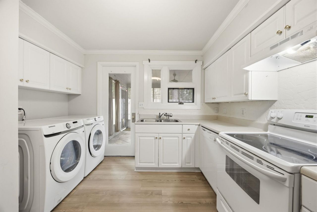 3751 Spruce Dr. Photo 11