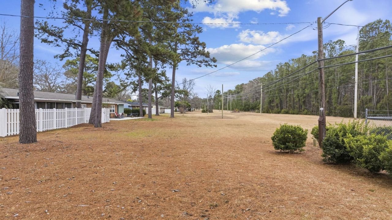 3751 Spruce Dr. Photo 25